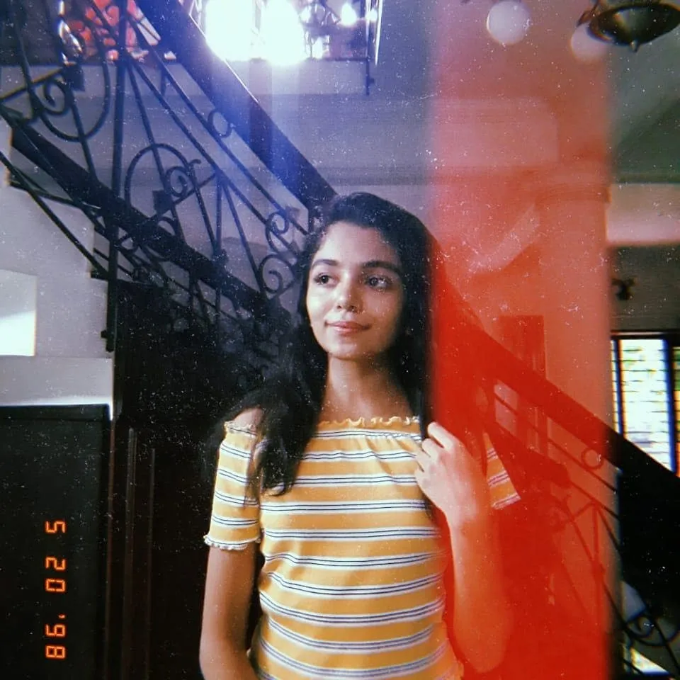 hansika krishna old childhood photo