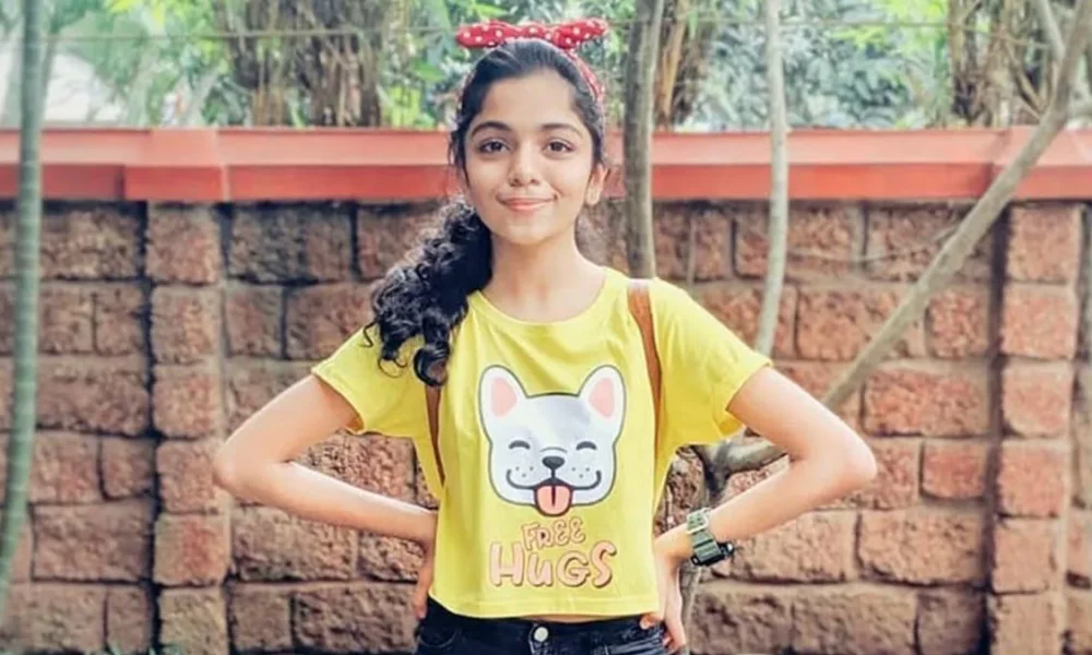 hansika krishna childhood photo