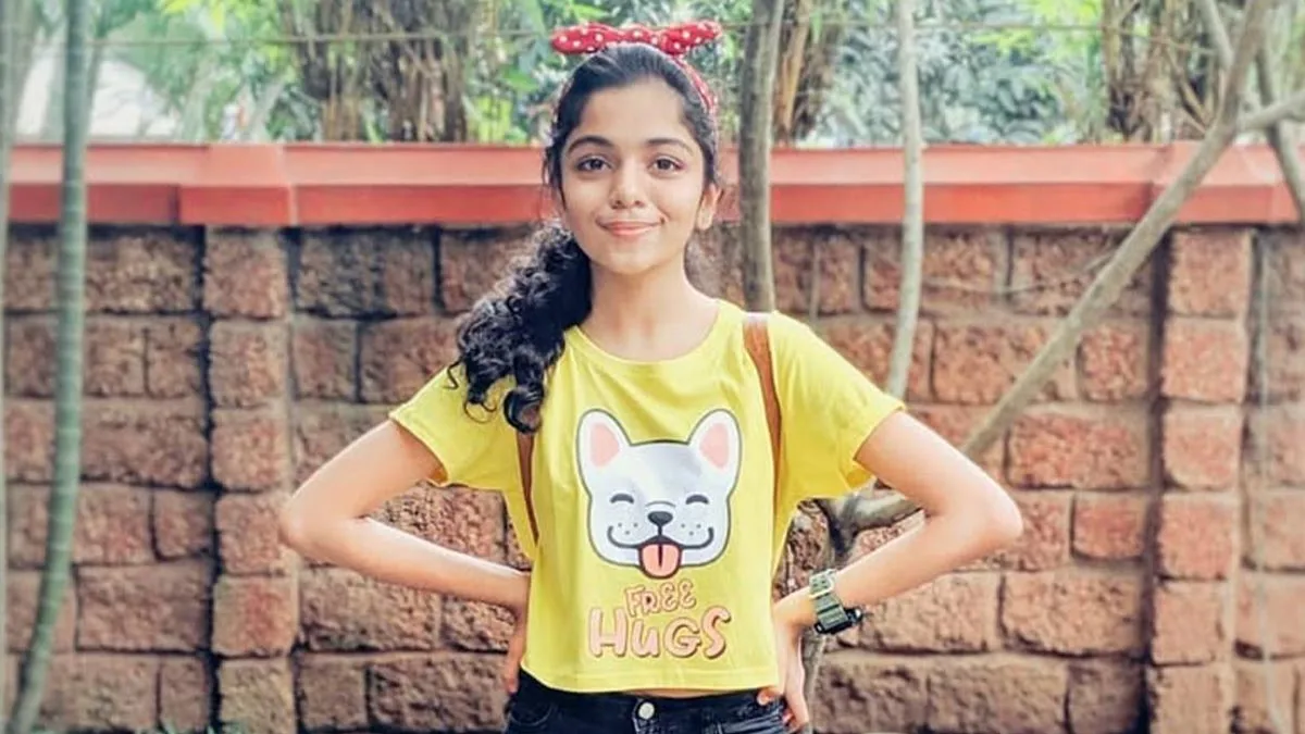 hansika krishna childhood photo