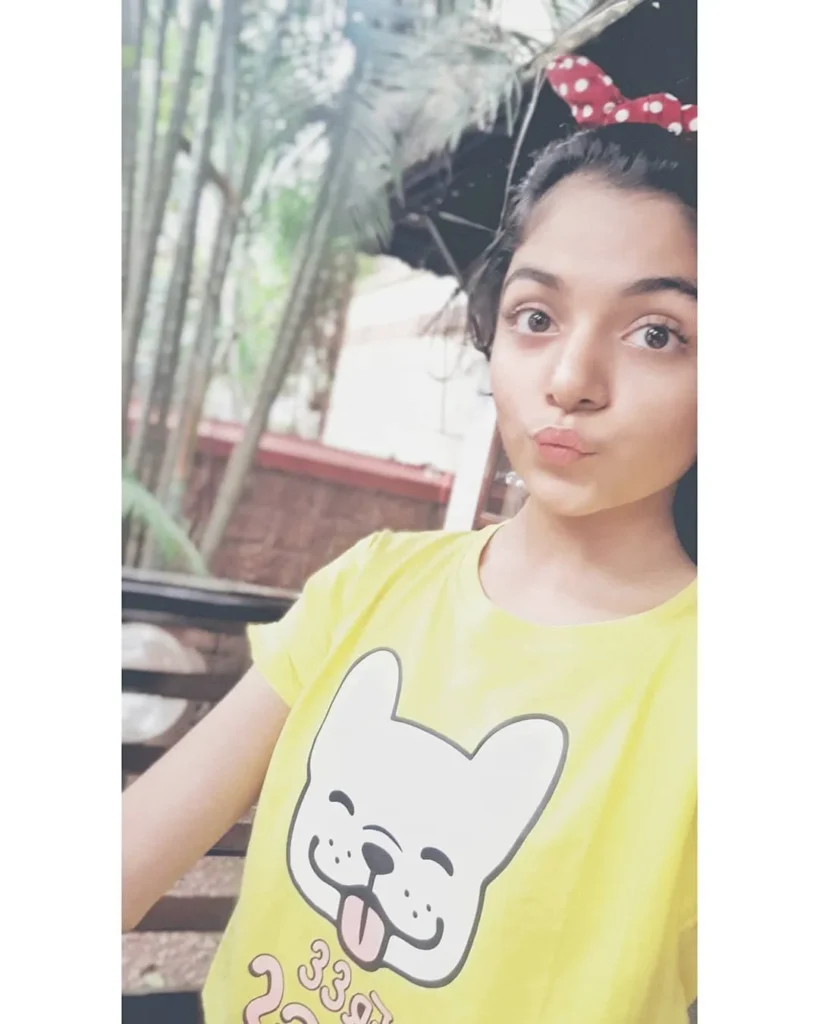 hansika krishna childhood photo