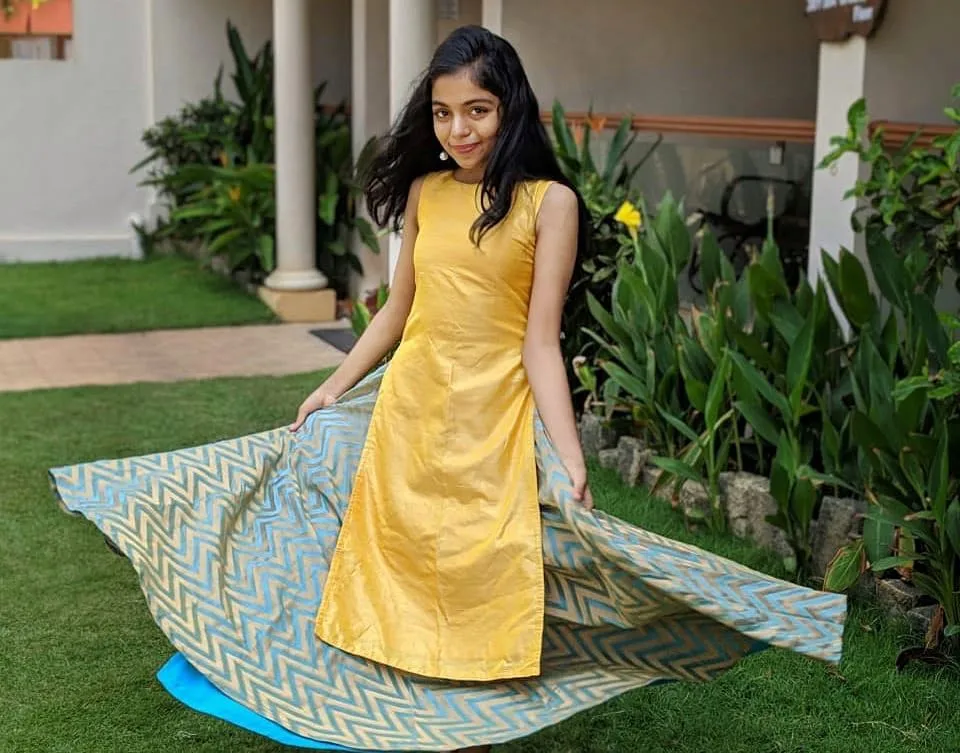 hansika krishna cute childhood pics