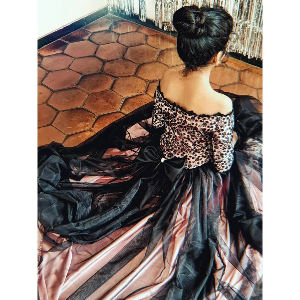 hansika krishna childhood photo