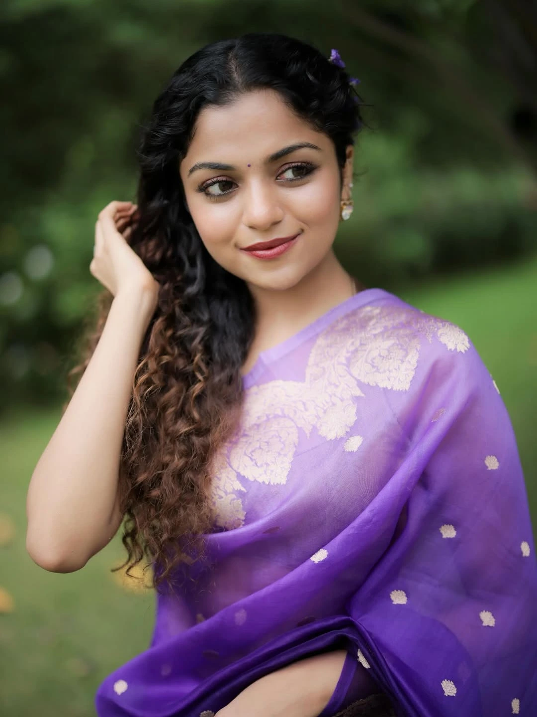 hansika-krishna-elegant-saree-photos 01