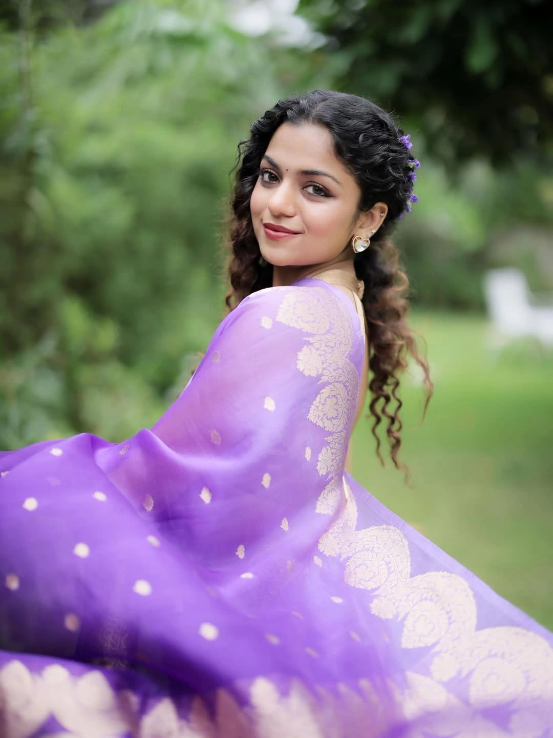 hansika-krishna-elegant-saree-photos 03