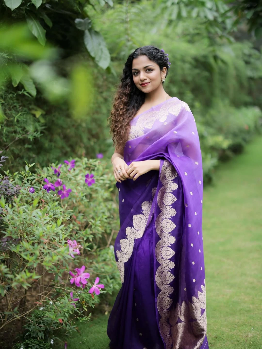 hansika-krishna-elegant-saree-photos 04