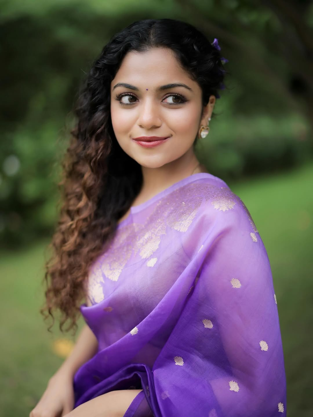 hansika-krishna-elegant-saree-photos 08