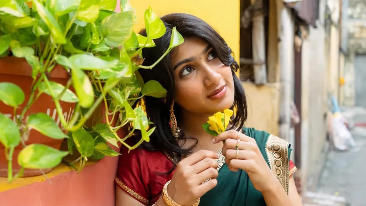 Riya Shibu Sarvam Maya Movie Actress HD Image