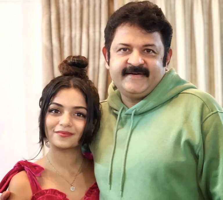 BJP-candidate-Krishna-Kumar-with-Daughter-Hansika-Krishna